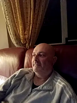 Alexis Bull online show from December 3, 10:42 pm