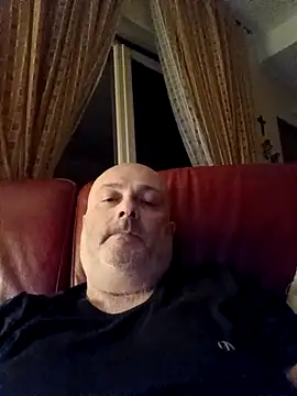 Alexis Bull online show from February 20, 11:50 pm