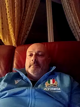 Alexis Bull online show from April 17, 11:07 pm