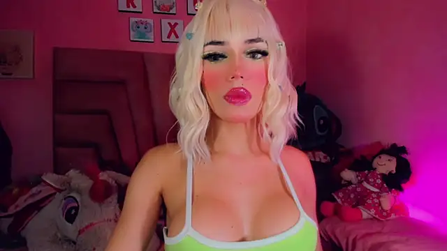 Snapshot of blonder_roux chatting on March 19, 9:16 pm blonder roux online show from March 19, 9:16 pm