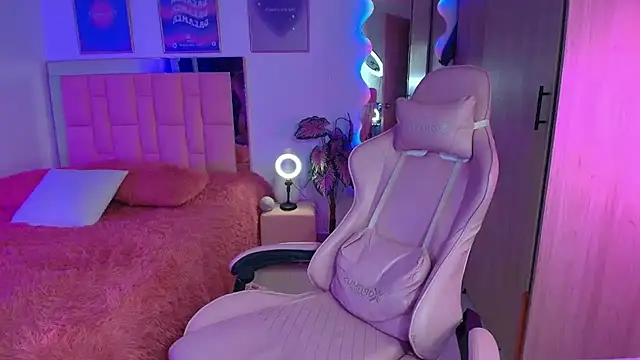 lunesweet online show from October 27, 2:12 am