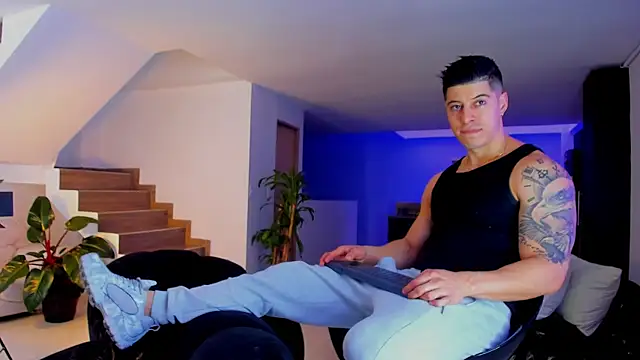 Lukas Green online show from April 2, 7:31 pm