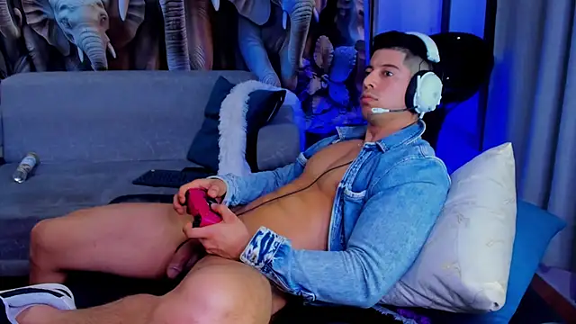 Lukas Green online show from November 12, 8:40 am