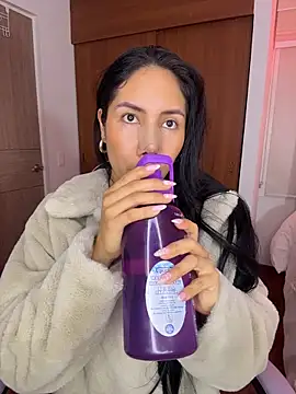ArianaReynoldss online show from May 3, 10:09 am