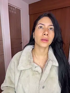 ArianaReynoldss online show from April 20, 5:32 am