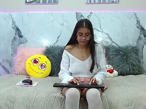 Snapshot of adajonnes chatting on January 9, 4:36 pm adajonnes online show from January 9, 4:36 pm