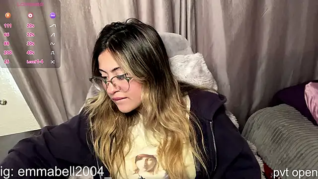 Snapshot of emma__bell_ chatting on December 14, 9:20 pm emma bell online show from December 14, 9:20 pm