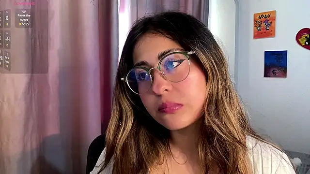 Snapshot of emma__bell_ chatting on October 8, 9:04 pm emma bell online show from October 8, 9:04 pm
