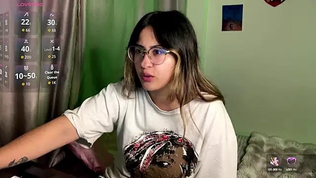 Snapshot of emma__bell_ chatting on September 25, 1:00 am emma bell online show from September 25, 1:00 am