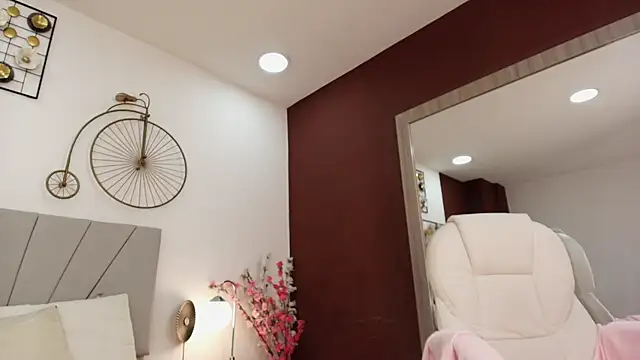 im eli1 online show from February 25, 7:36 pm