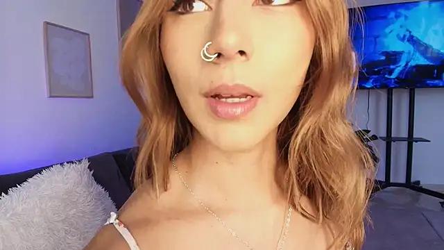 im eli1 online show from April 22, 6:25 pm