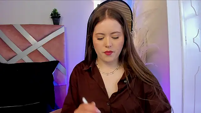 Snapshot of viol_collins__ chatting on November 5, 3:59 pm viol collins online show from November 5, 3:59 pm