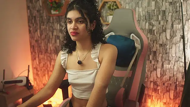 bonniie 98  online show from May 26, 7:45 pm