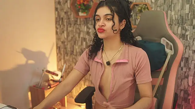 Snapshot of bonniie_98_ chatting on July 14, 7:31 pm bonniie 98 online show from July 14, 7:31 pm