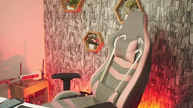 bonniie 98  online show from February 3, 4:10 am