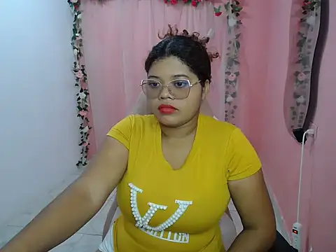 natalietits1 online show from September 18, 6:44 pm