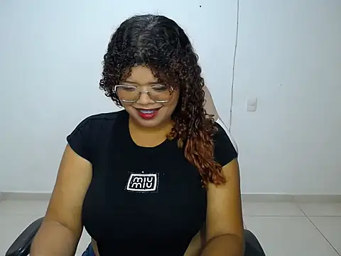 natalietits1 online show from December 18, 4:28 am