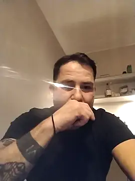 iunutmi online show from November 17, 6:23 pm