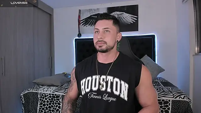 santi aesthetic online show from June 14, 4:03 am