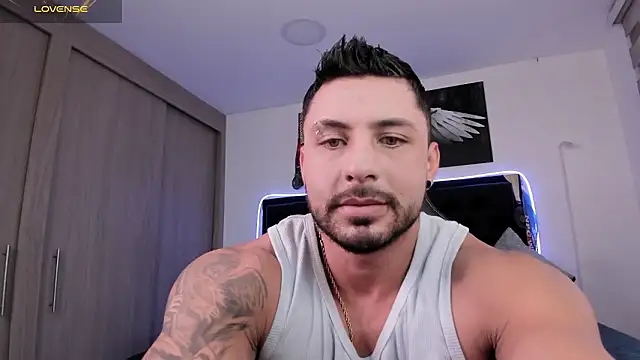 santi aesthetic online show from February 23, 11:05 pm