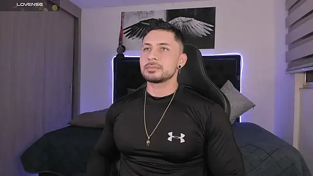 Snapshot of santi_aesthetic chatting on May 7, 3:00 am santi aesthetic online show from May 7, 3:00 am