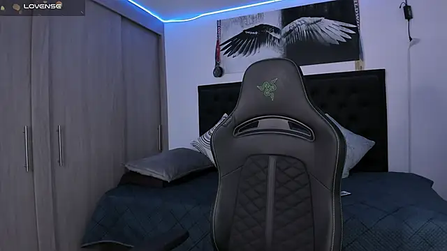 santi aesthetic online show from September 19, 1:20 am