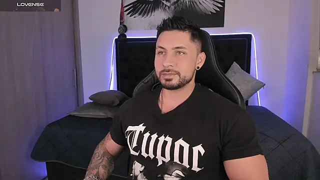 santi aesthetic online show from April 23, 3:35 am