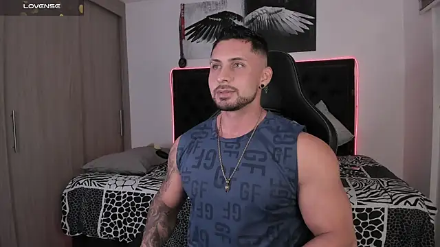 santi aesthetic online show from June 21, 2:50 am