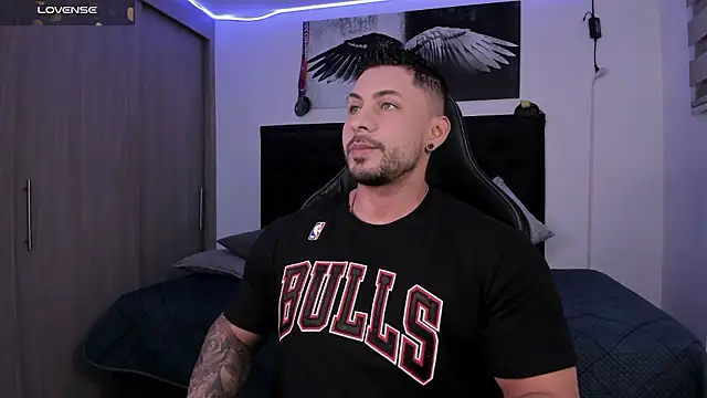 santi aesthetic online show from February 14, 12:55 am