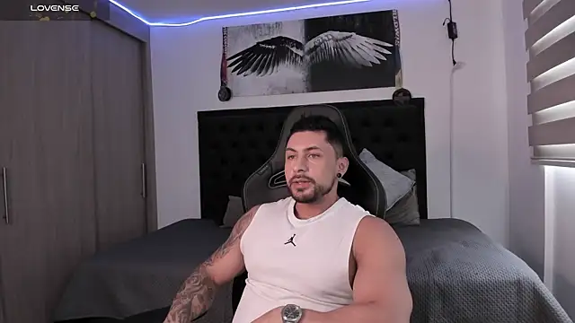 santi aesthetic online show from November 5, 7:06 pm