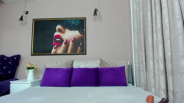 Snapshot of LilithReys chatting on February 10, 4:55 am LilithReys online show from February 10, 4:55 am