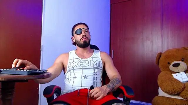Snapshot of pirata_fitness chatting on September 25, 8:20 am pirata fitness online show from September 25, 8:20 am