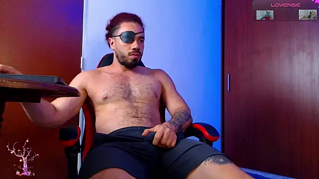 Snapshot of pirata_fitness chatting on October 6, 9:43 am pirata fitness online show from October 6, 9:43 am