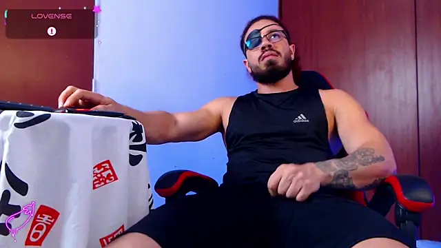 Snapshot of pirata_fitness chatting on December 1, 3:13 pm pirata fitness online show from December 1, 3:13 pm