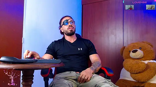 Snapshot of pirata_fitness chatting on October 4, 4:30 pm pirata fitness online show from October 4, 4:30 pm