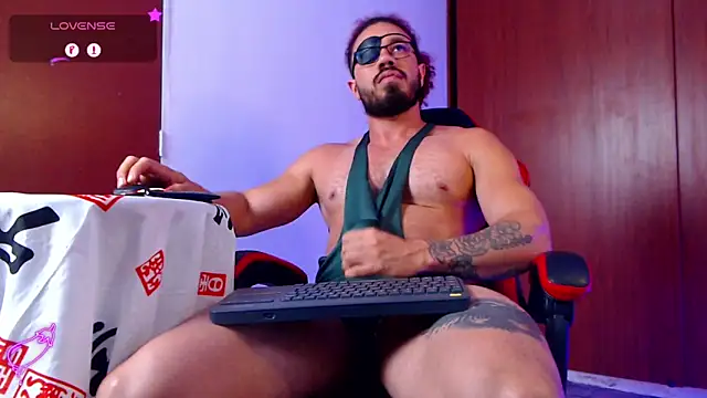 Snapshot of pirata_fitness chatting on November 11, 10:10 am pirata fitness online show from November 11, 10:10 am