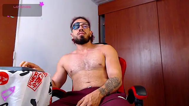 Snapshot of pirata_fitness chatting on November 21, 9:41 am pirata fitness online show from November 21, 9:41 am