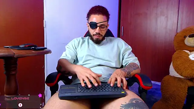 Snapshot of pirata_fitness chatting on September 18, 9:07 pm pirata fitness online show from September 18, 9:07 pm