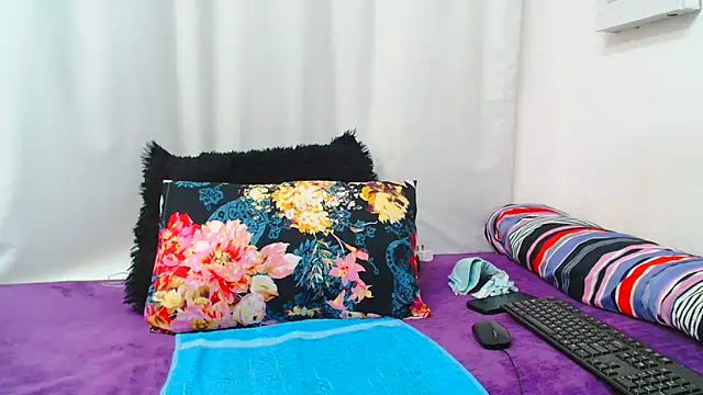 Snapshot of SMALLBOOBSXX chatting on October 7, 3:35 pm SMALLBOOBSXX online show from October 7, 3:35 pm