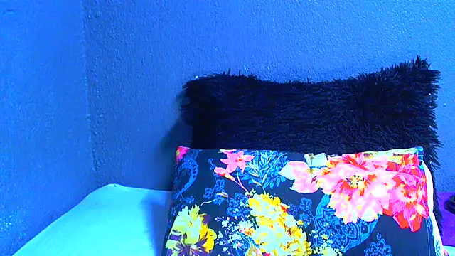Snapshot of SMALLBOOBSXX chatting on July 4, 5:14 am SMALLBOOBSXX online show from July 4, 5:14 am