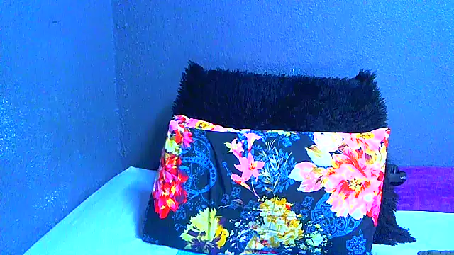 Snapshot of SMALLBOOBSXX chatting on July 12, 5:30 am SMALLBOOBSXX online show from July 12, 5:30 am