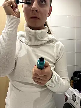 Snapshot of Emma_115 chatting on January 8, 10:32 am Emma 115 online show from January 8, 10:32 am