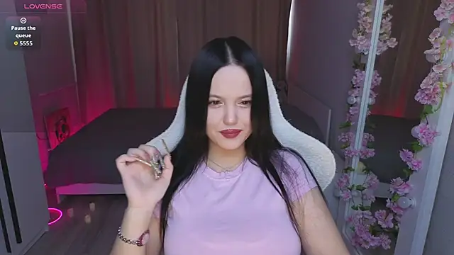 Snapshot of Betty__Davvis chatting on October 15, 1:19 pm Betty Davvis online show from October 15, 1:19 pm