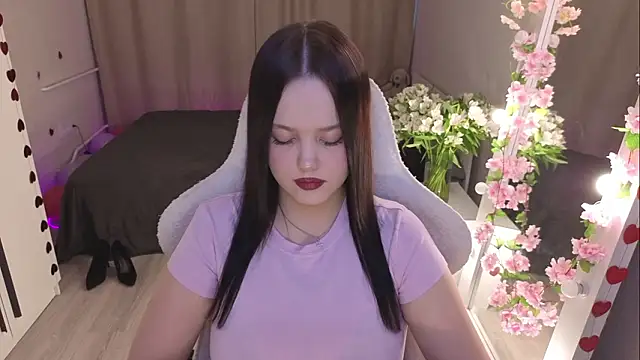 Betty  Davvis online show from February 17, 2:14 pm