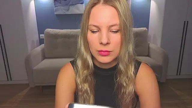 MelanieBennett online show from January 12, 6:09 am