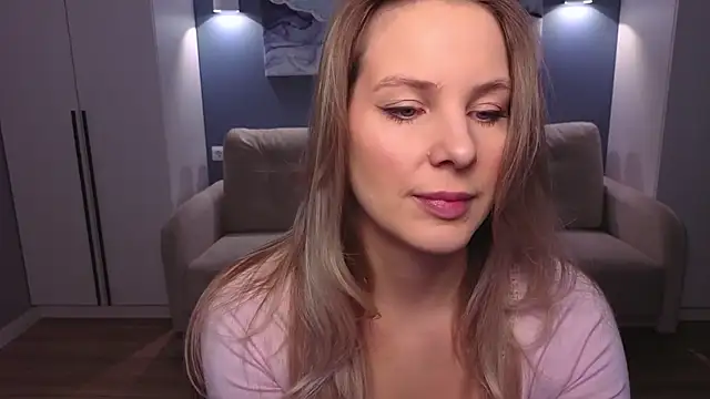 MelanieBennett online show from March 11, 6:07 am