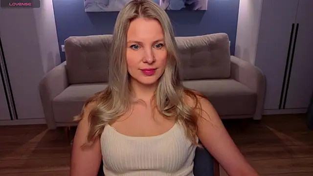 MelanieBennett online show from April 8, 6:15 am