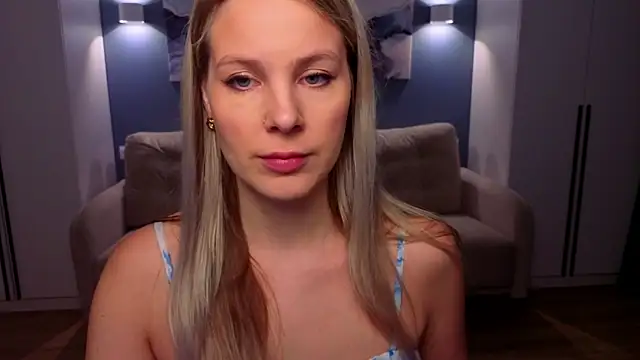 MelanieBennett online show from April 3, 6:20 am