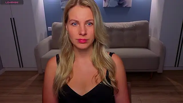 MelanieBennett online show from June 14, 6:58 am