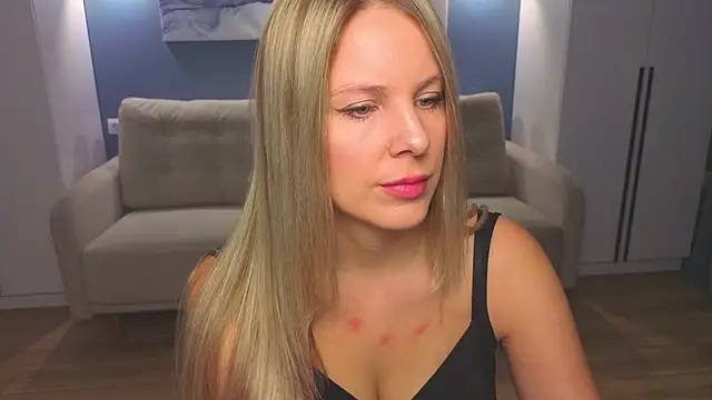 MelanieBennett online show from January 13, 6:17 am